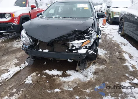 2014 Toyota Corolla S Plus z USA, uszkodzony, nr VIN 2T1BURHEXEC197421